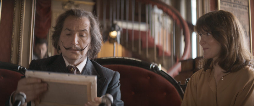 Édouard Baer = 1dm (un des six maîtres) © ATELIER DE PRODUCTION FRANCE 3 CINEMA 2023