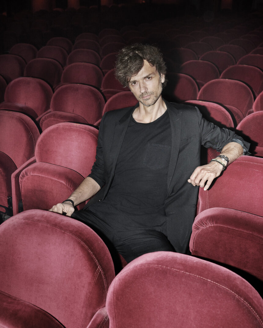 Et en plus, il a le don d'ubiquité puisqu'il est dans la salle / Photo : © Rasmus Mogensen