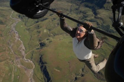 Prendre l'avion ? Le train-train d'atterrissage quotidien pour Ethan/Tom / Photo : © Paramount - Skydance