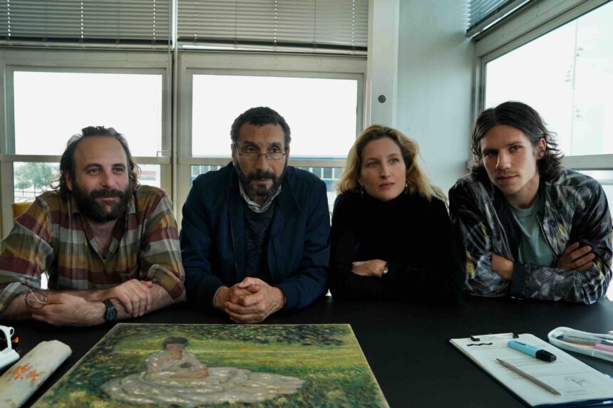 En récupérant la précieuse toile d'Adèle, ses descendants se transforment donc en porte-Monet / Photo : © STUDIOCANAL - COLOURS OF TIME - CE QUI ME MEUT - Emmanuelle Jacobson-Roques