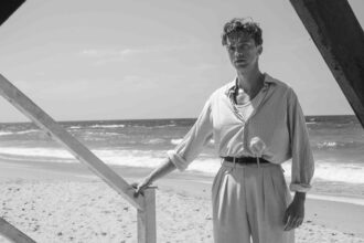 "C'est à cause du soleil”/ Photo : © Carole-Bethuel © 2025 Foz Gaumont France 2 Cinema Macassar Productions