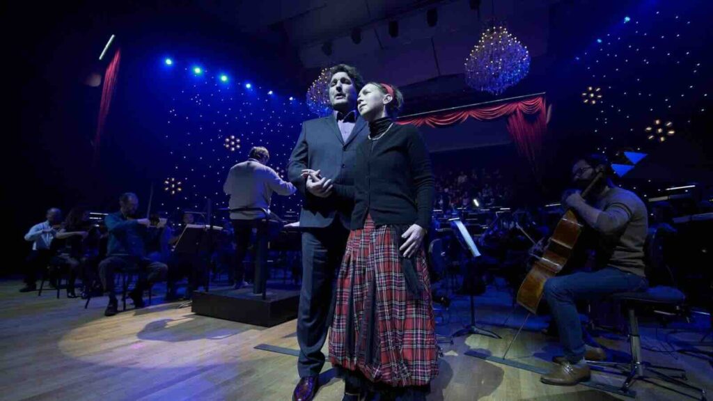 "Je chante soir et matin/Je chante sur mon chemin" (Charles Trenet) / Photo : @Star Production