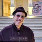 Même la lumière est dorée autour de Reda Kateb / Photo : © Vincent Raymond