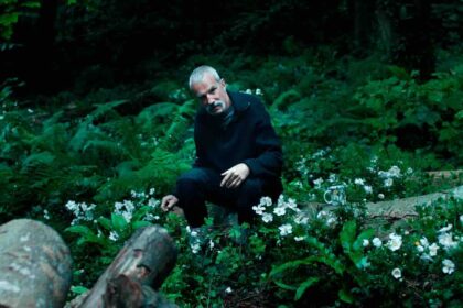 Sept ans en alternance comme fougère : le perfectionnisme selon Daniel Day-Lewis © 2026 Condor Distribution