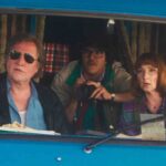 “Ray Ban sur la tête, survêtement Tacchini /Pour les plus classes des mocassins Nebuloni” (IAM) / Photo : © Pathé Films